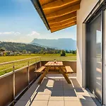 Motzenhof - Stadtnaehe Salzburg - Modernes Bauernhoferlebnis Inklusive