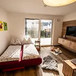 Motzenhof - Stadtnaehe Salzburg - Modernes Bauernhoferlebnis Inklusive Apartamento