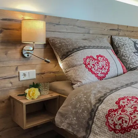 Motzenhof - Stadtnaehe Salzburg - Modernes Bauernhoferlebnis Inklusive アードネット