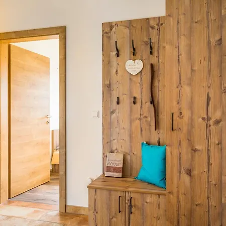 Apartament Motzenhof - Stadtnaehe Salzburg - Modernes Bauernhoferlebnis Inklusive