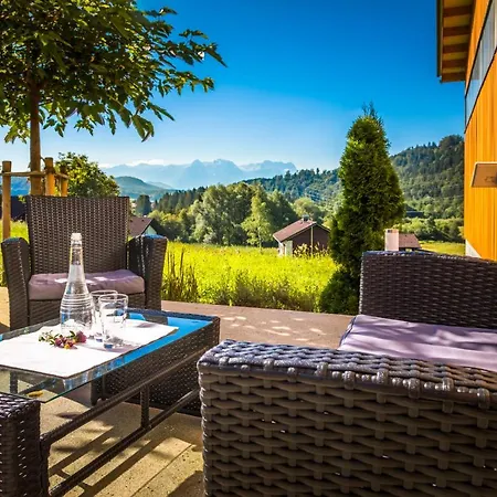 Apartment Motzenhof - Stadtnaehe Salzburg - Modernes Bauernhoferlebnis Inklusive *