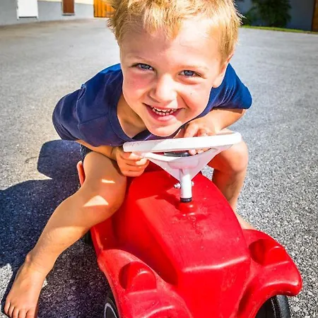 Motzenhof - Stadtnaehe Salzburg - Modernes Bauernhoferlebnis Inklusive 아파트