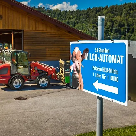 Motzenhof - Stadtnaehe Salzburg - Modernes Bauernhoferlebnis Inklusive Apartment Adnet