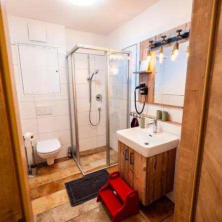 Motzenhof - Stadtnaehe Salzburg - Modernes Bauernhoferlebnis Inklusive Appartement *